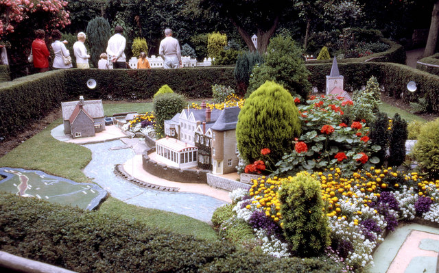 File:Blackgang Chine Model Village 1.jpg