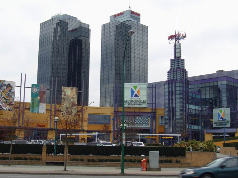 File:Metropolis at Metrotown.jpg