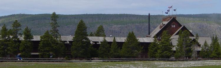 File:Historic Old Faithful Inn at Yellowstone-750px.JPG