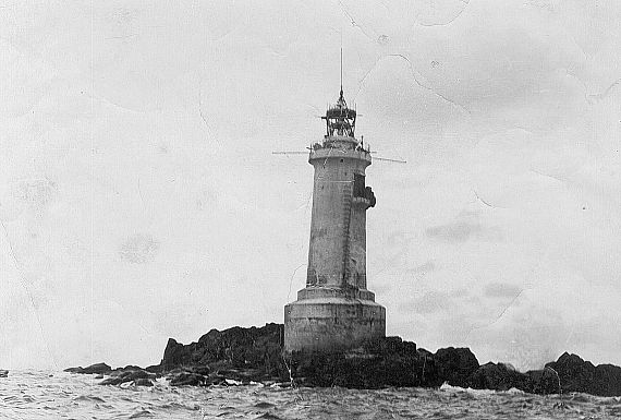 Файл:LightHouse on Kamen Opasnosti.jpg