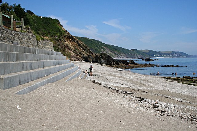 File:Plaidy Beach, Looe - geograph.org.uk - 208195.jpg