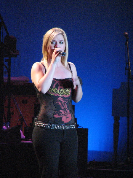 File:Kelly Clarkson in Canberra, 2005.jpg