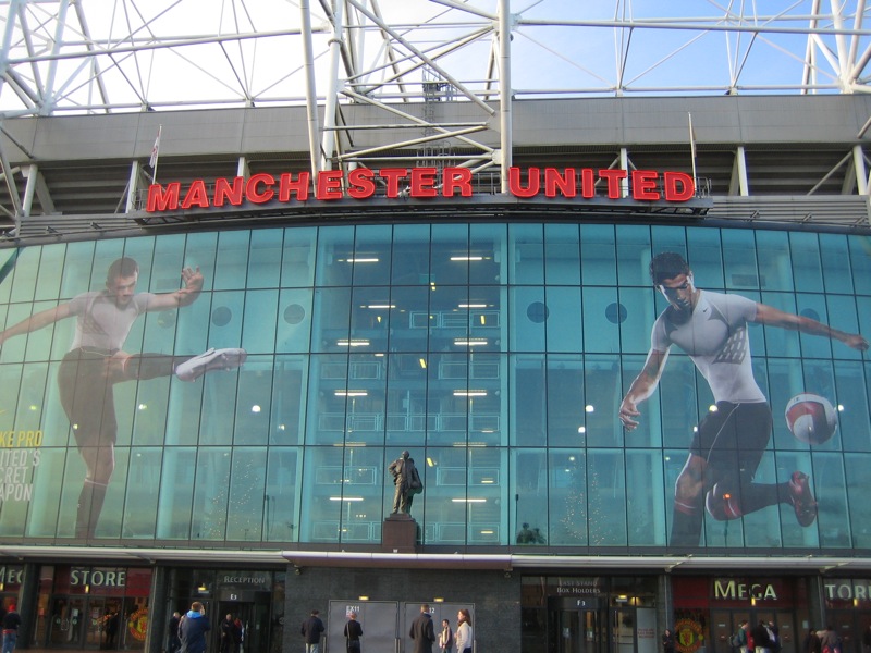 Archivo:Old Trafford entrace.jpg