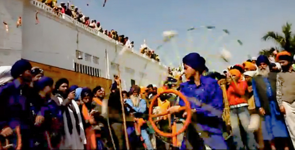 File:Still From Hola Mohalla.jpg