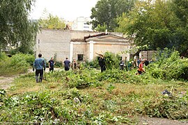 Городские активисты на уборке