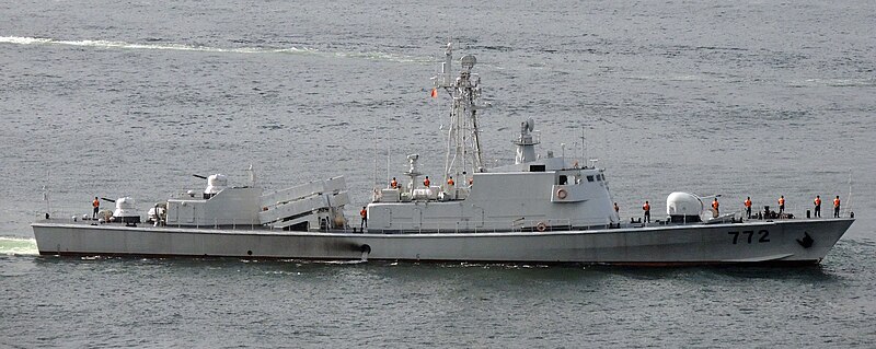 File:駐港部隊艦艇大隊037II型-772導彈艦 2012b.JPG