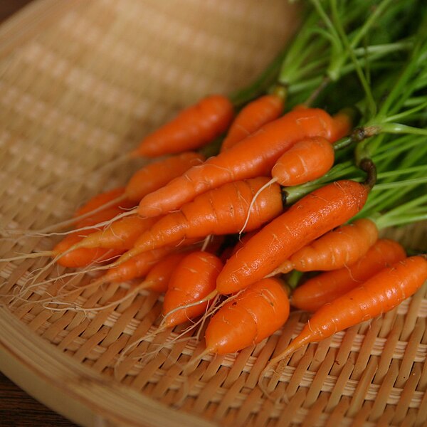 File:Baby Carrots 2.jpg