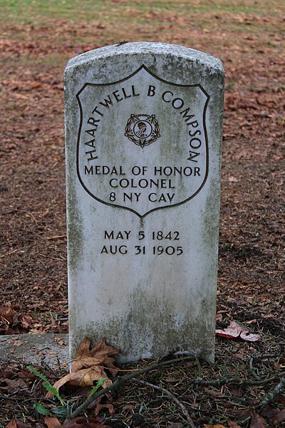 File:Hartwell B. Compson Headstone.jpg