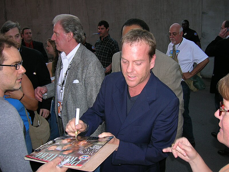 File:Kiefer Sutherland December 2007.jpg