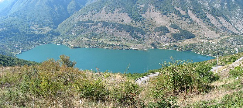 File:Lago di scanno01.jpg