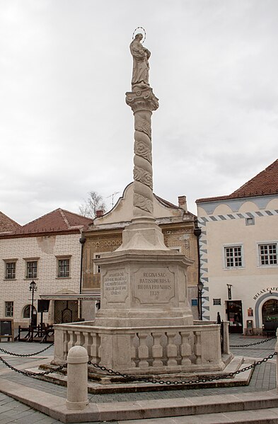 File:Maria column, Kőszeg, 2016-03-06.jpg