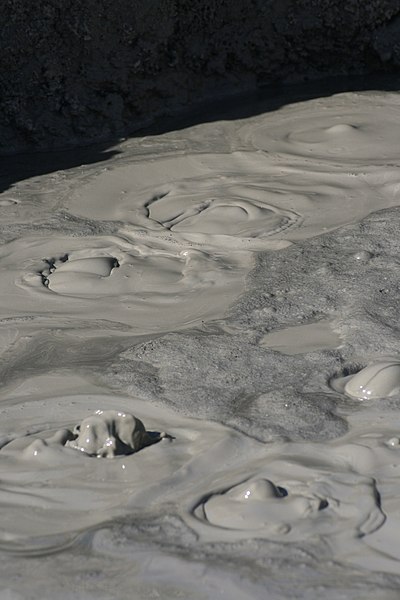 File:Mud volcano Salton Sea.jpg