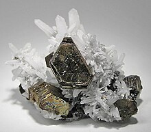 Pyrrhotite-Sphalerite-Quartz-195225.jpg