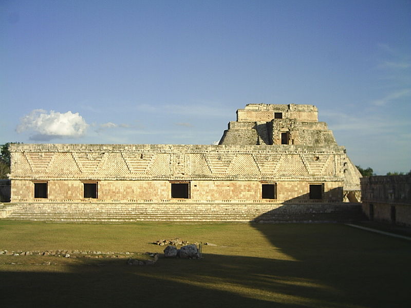 Файл:Uxmal-mexico.jpg