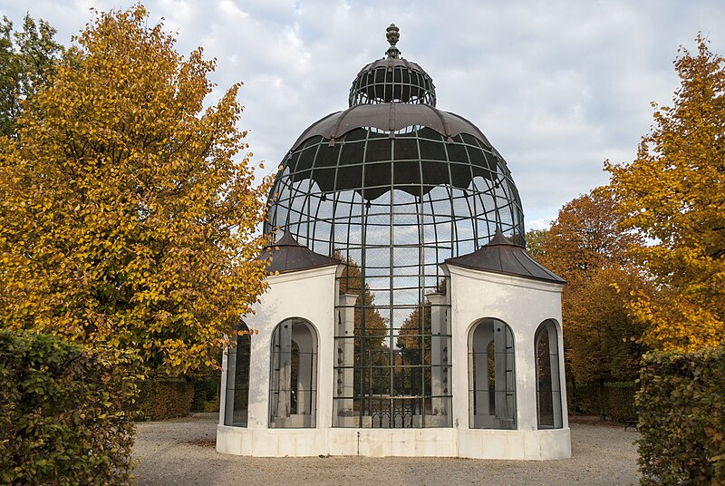 File:Columbary (Schönbrunn) (2).jpg