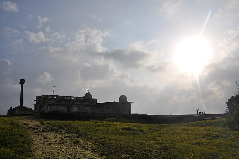 File:Kundadri Jain Temple Noon.JPG