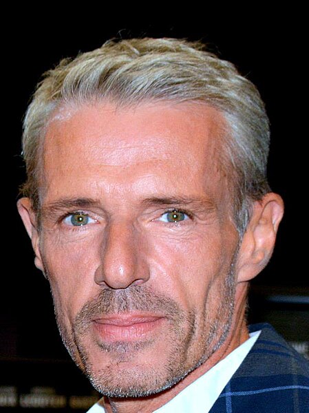 File:Lambert Wilson Avp 2015.jpg