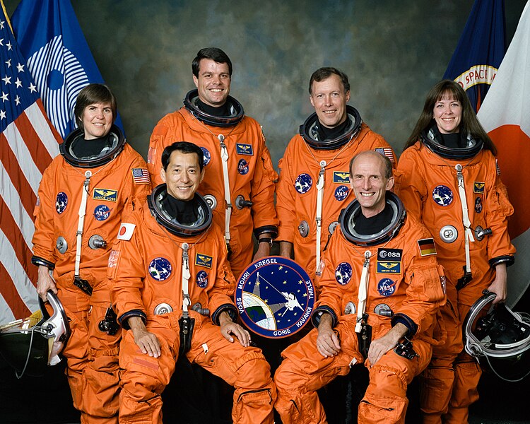 Archivo:STS-99 crew.jpg