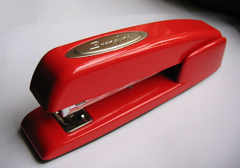 File:Stapler-swingline-red.jpg