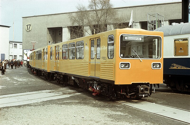 Файл:Triebwagen 135 886 BVB.jpg