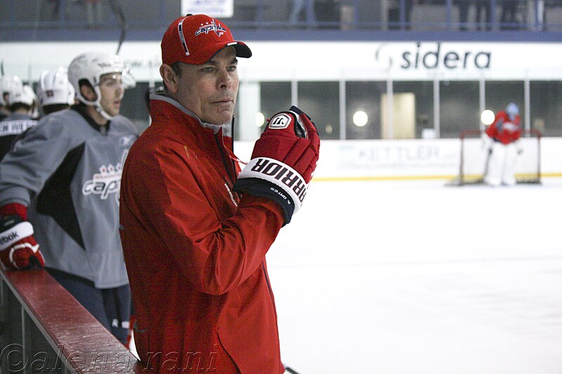 Файл:Adam Oates in 2012.jpg