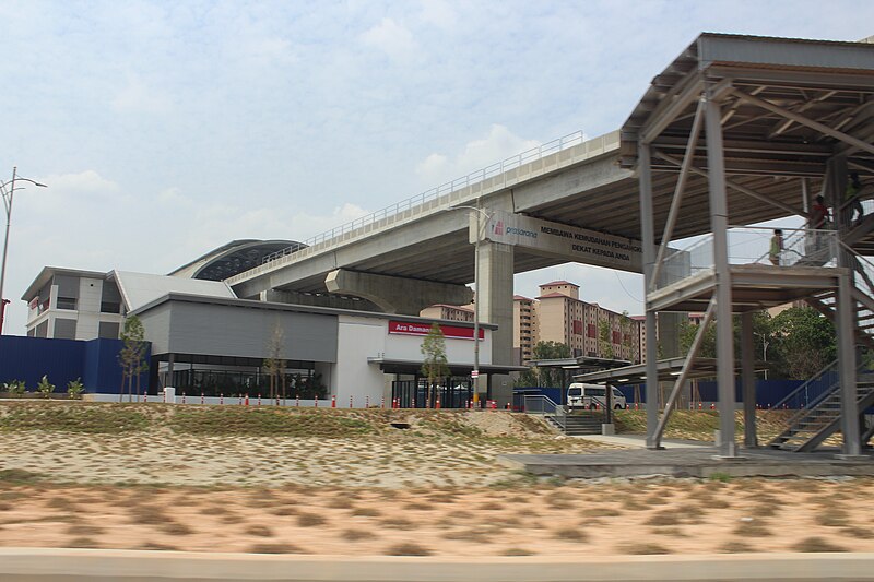 File:Ara Damansara LRT Station.jpg