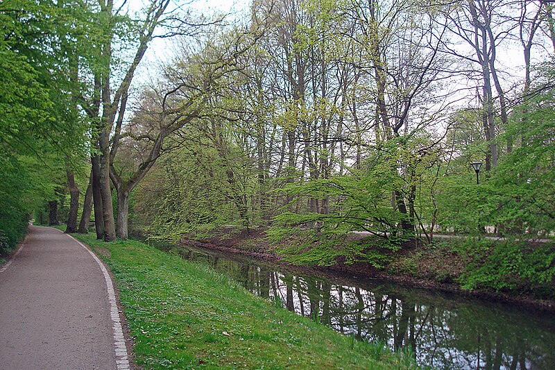 File:Dalkepromenade-stadtpark-gt.jpg