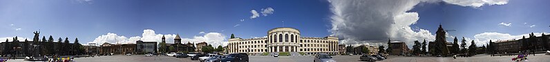 Файл:Gyumri Liberty Square.jpg