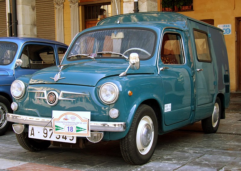 Archivo:Seat600Furgonata.jpg