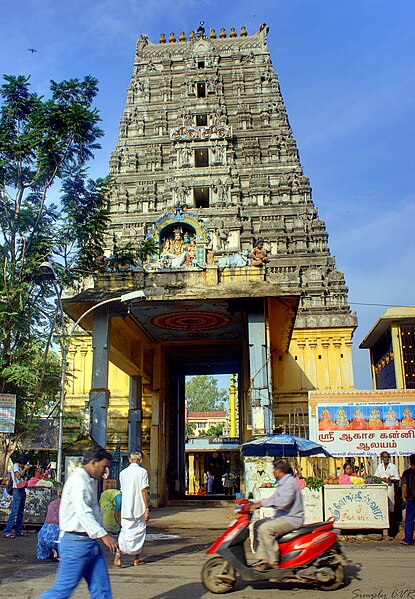 File:Vengeeswarar temple.jpg