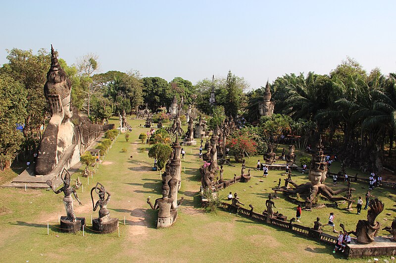 File:Xieng Khuan.JPG