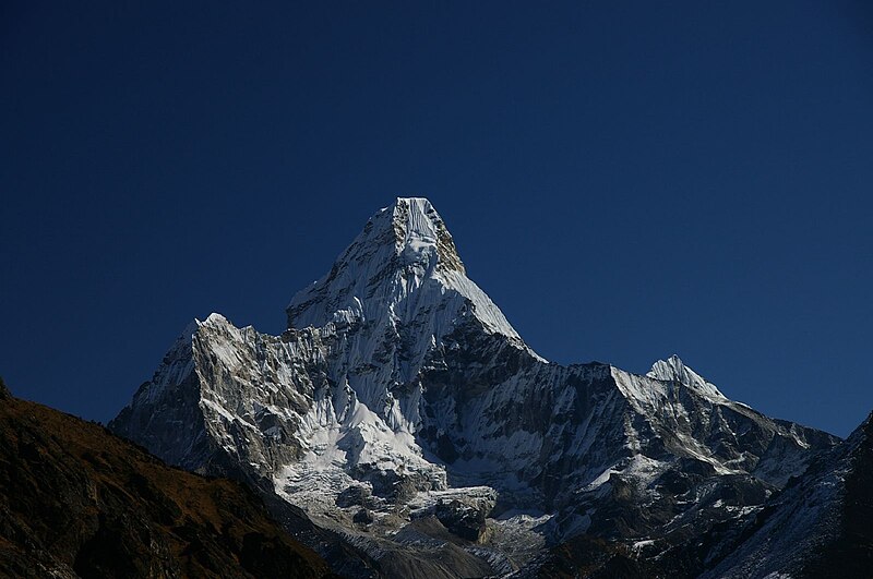 File:Ama Dablam2.jpg