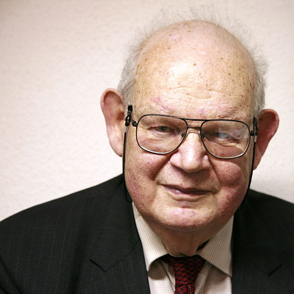 File:Benoit Mandelbrot mg 1804c.jpg