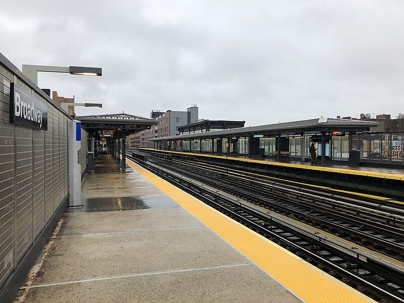 Файл:Broadway Station View.jpg