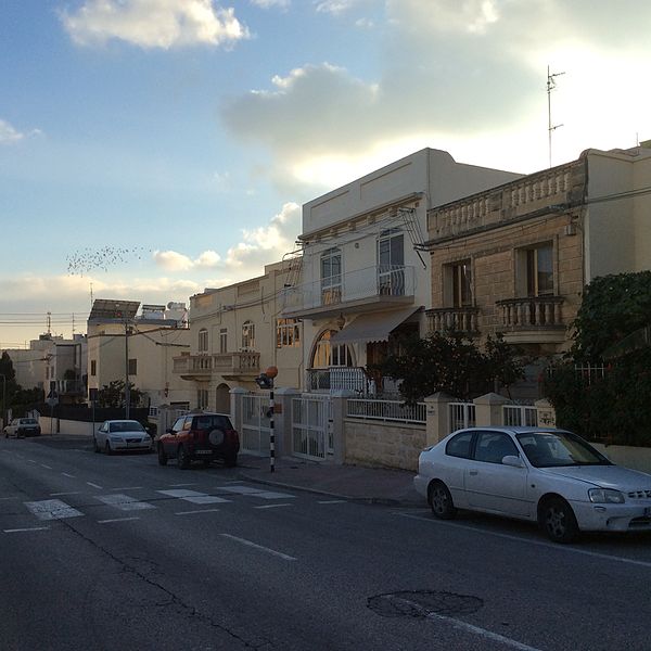 File:Iklin malta street.jpeg