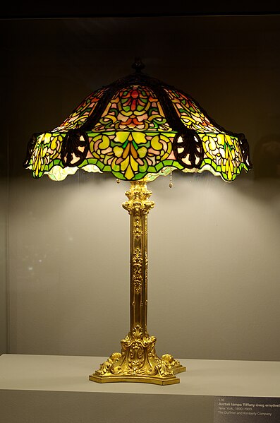 File:Lamp and lampshade Tiffany.jpg