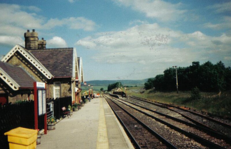 File:Ribbleheadstation.jpg