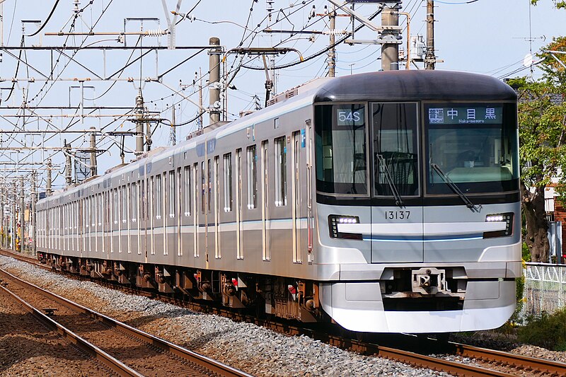 File:Tokyo-Metro Series13000-13137.jpg