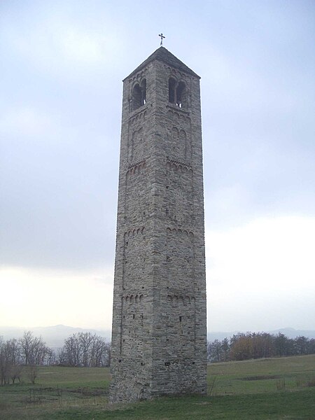 Файл:Bollengo Campanile Romanico 2.JPG