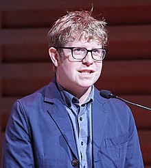 Josh Widdicombe (27394462077) (cropped).jpg