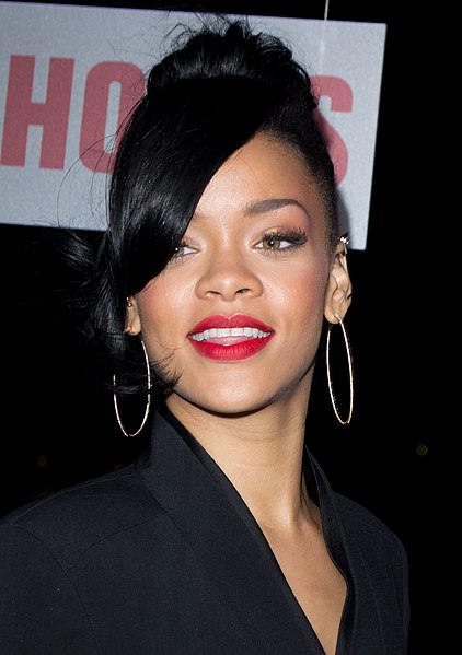 Файл:Rihanna 5, 2012.jpg