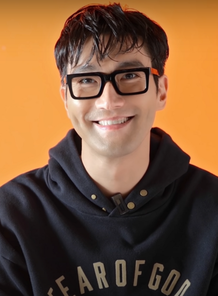 File:Siwon 211120.png