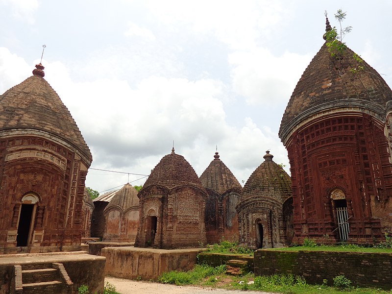 File:Temples of Maluti.JPG