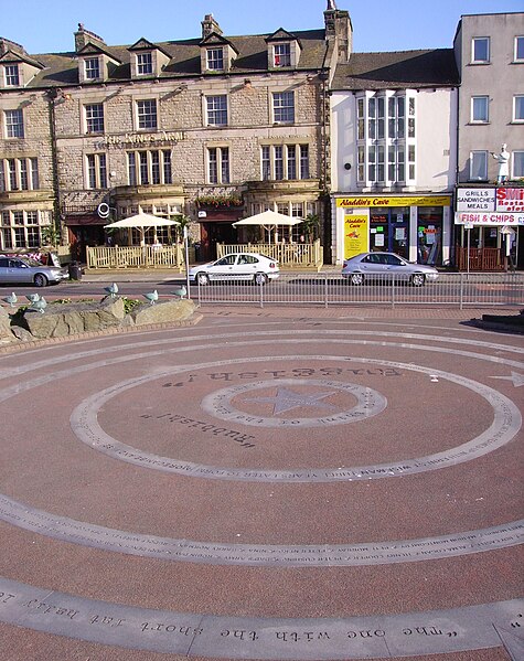 File:Circles Morecambe.JPG