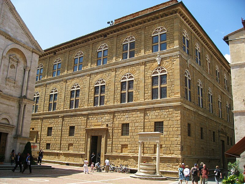 File:Palazzo Piccolomini Pienza.JPG