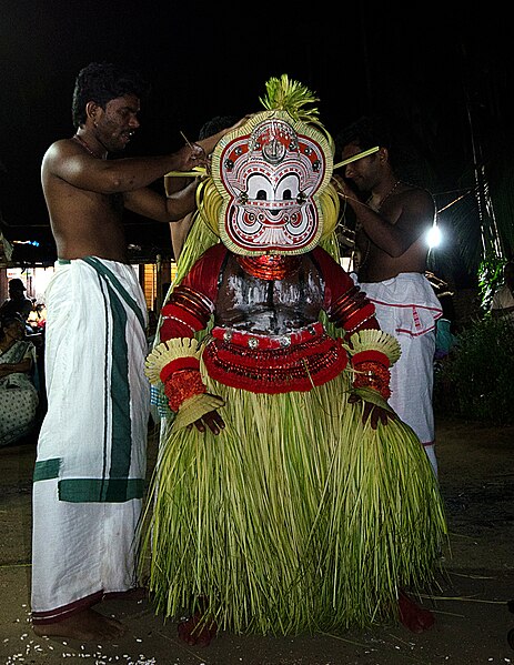 File:Pottan Theyyam Cheruvathur.jpg