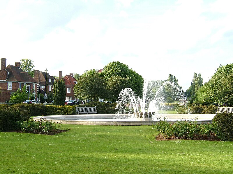 Файл:The Parkway Fountain.jpg