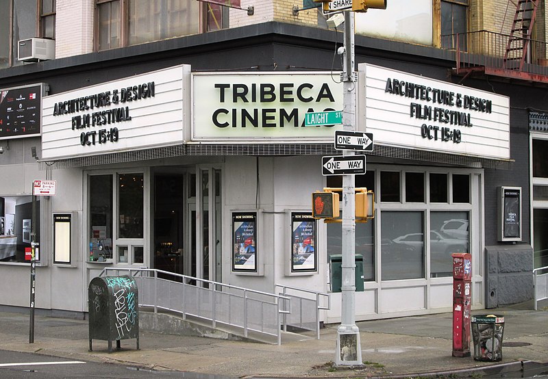 Archivo:Tribeca Cinemas marquee.jpg