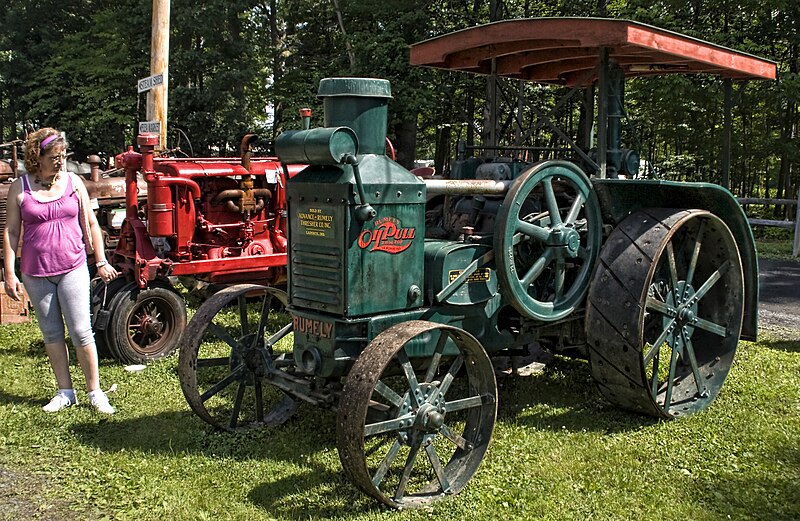 File:Advance-Rumely OilPull.jpg