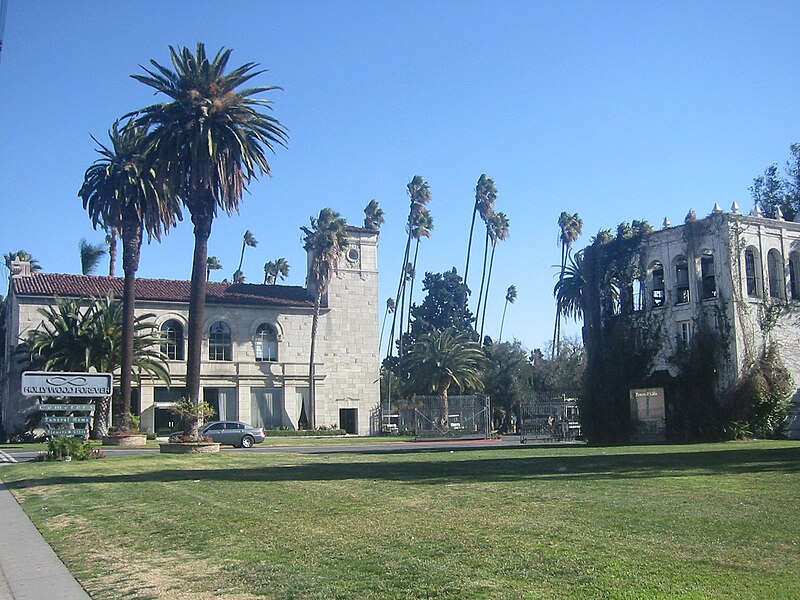 File:HollywoodForeverCemetery02.jpg